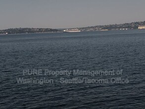 3055 Alki Ave SW in Seattle, WA - Building Photo - Building Photo