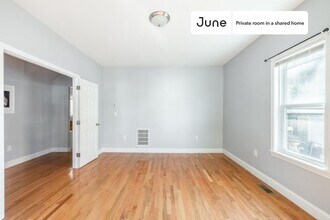 Room in Shared 4 bed/1 bath home in Boston, MA - Foto de edificio - Building Photo