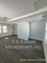 809 Comfort St in Lansing, MI - Building Photo - Building Photo
