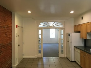 702 N 2nd St, Unit #A in Philadelphia, PA - Building Photo - Building Photo