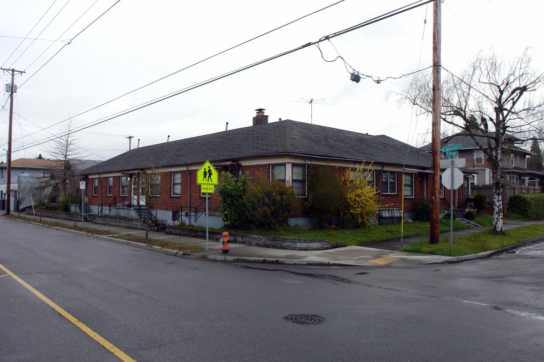 5902-5920 N Interstate Ave in Portland, OR - Building Photo