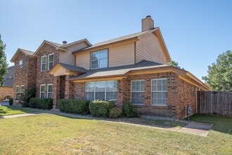 324 Nita Ln in Euless, TX - Building Photo - Building Photo