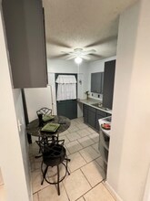 7418 Meadow Cliff St-Unit -B in San Antonio, TX - Building Photo - Building Photo