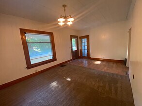 714 N Van Buren St in Iowa City, IA - Building Photo - Building Photo