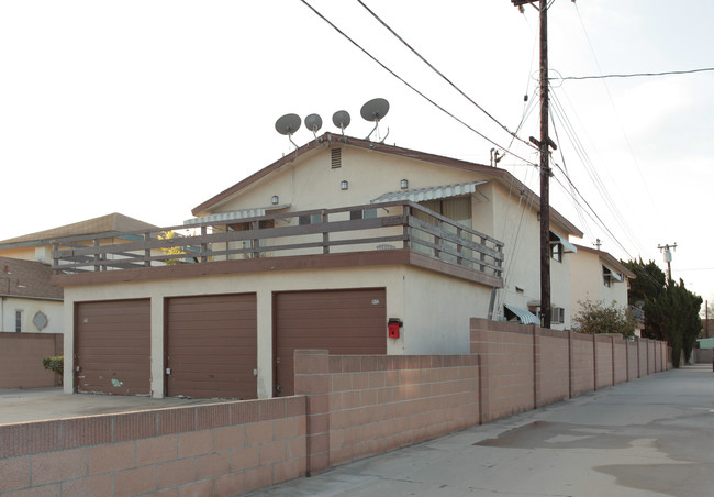 9512-9516 Park St in Bellflower, CA - Building Photo - Building Photo