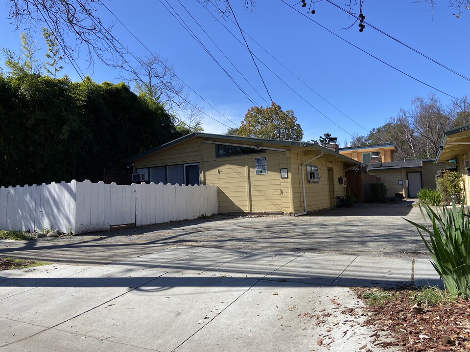 1072 College Ave in Palo Alto, CA - Building Photo