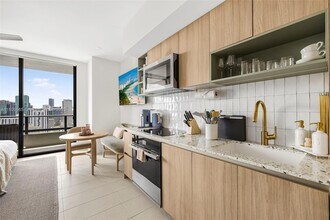 159 NE 6th St, Unit 3610 in Miami, FL - Foto de edificio - Building Photo