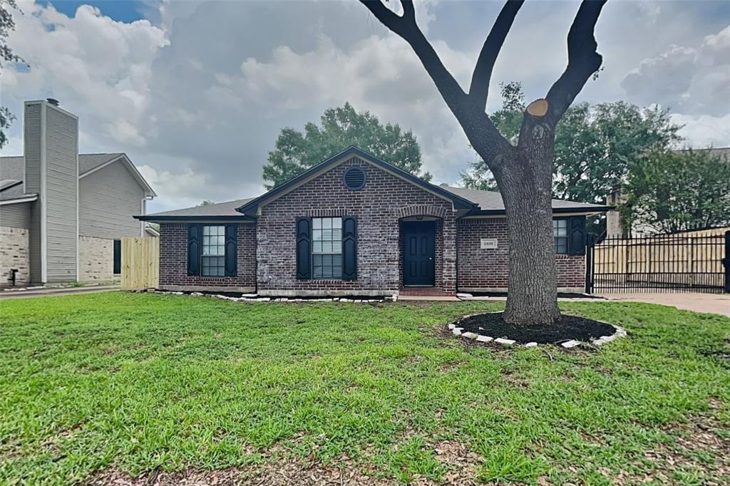 11606 Easterling Dr in Houston, TX - Building Photo