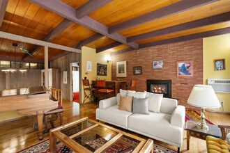 6008 SW 21st Ave in Portland, OR - Building Photo - Building Photo