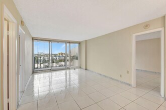 531 N Ocean Blvd in Pompano Beach, FL - Building Photo - Building Photo
