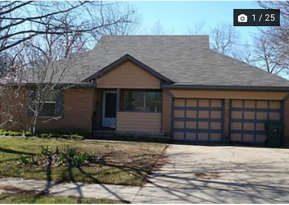 1204 N Grant Dr in Sherman, TX - Building Photo