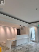 705 Davis Dr in Newmarket, ON - Building Photo - Building Photo