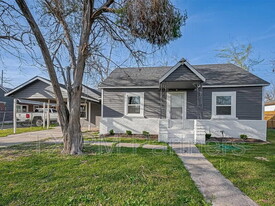 2401 Spence St in Houston, TX - Building Photo