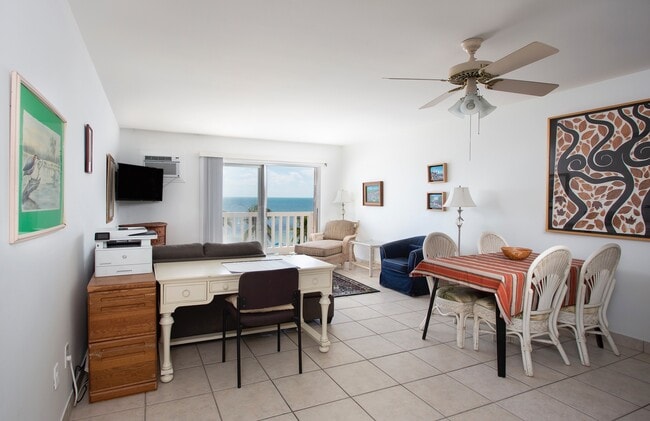 2601 S Roosevelt Blvd in Key West, FL - Building Photo - Building Photo