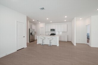 6958 Dorato Rdg in San Antonio, TX - Building Photo - Building Photo