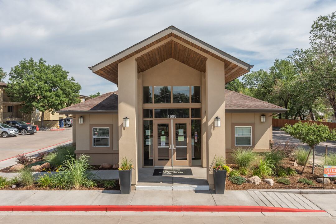 Sienna Place in Colorado Springs, CO - Foto de edificio