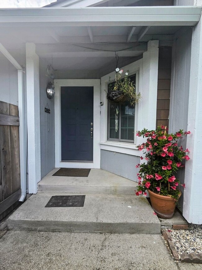 1679 Northstar Dr in Petaluma, CA - Building Photo - Building Photo