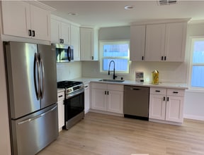 7449 Variel Ave in Canoga Park, CA - Building Photo - Building Photo