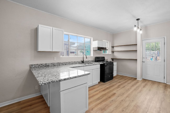 2611 Pershing Dr in El Paso, TX - Building Photo - Building Photo