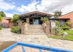 23306 Marigold Ave, Unit W104 in Torrance, CA - Foto de edificio - Building Photo