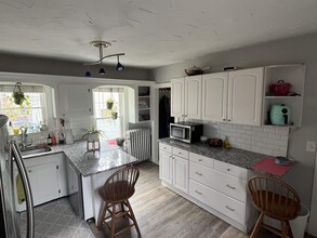 13 Hill St in Dover, NH - Building Photo - Building Photo