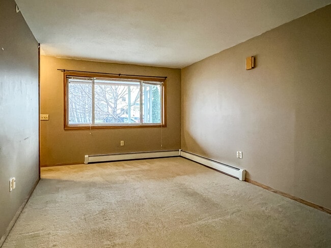 2216 Longyear Ave, Unit 2216 in Marquette, MI - Building Photo - Building Photo