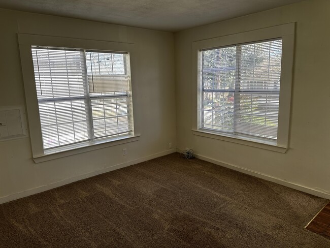 701 Cranford St in Sulphur Springs, TX - Building Photo - Building Photo