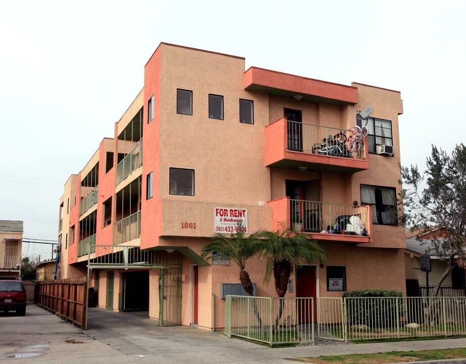 1061 Saint Louis Ave in Long Beach, CA - Building Photo