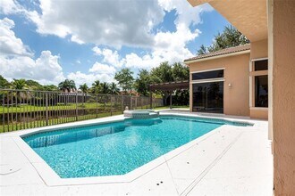 361 Fairmont Way in Weston, FL - Building Photo - Building Photo