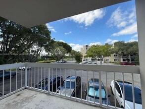 7722 Camino Real in Miami, FL - Building Photo - Building Photo