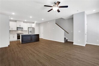 1954 Sanford Dr in Atlanta, GA - Building Photo - Building Photo