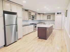 23 Madison Pl, Unit 1 in Stamford, CT - Building Photo