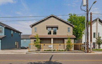 810 S Walters in San Antonio, TX - Foto de edificio - Building Photo