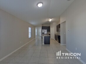 11490 Oliver Ellsworth Ct in Jacksonville, FL - Foto de edificio - Building Photo
