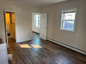 141 High St, Unit 1A in Waltham, MA - Building Photo - Building Photo