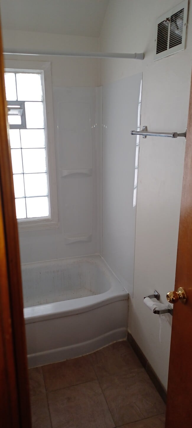 9219 W Adler St in Milwaukee, WI - Building Photo - Building Photo