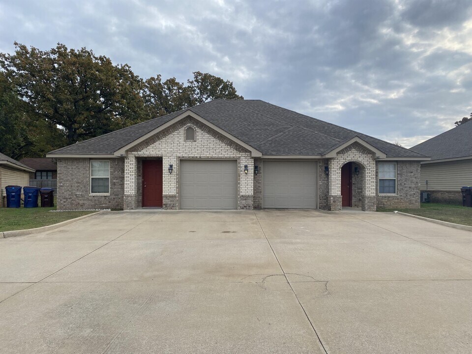 2737 Oakview Rd in Fort Smith, AR - Building Photo