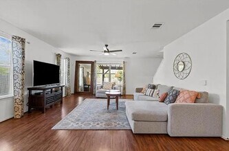 4515 Cottonwood St in Austin, TX - Building Photo - Building Photo
