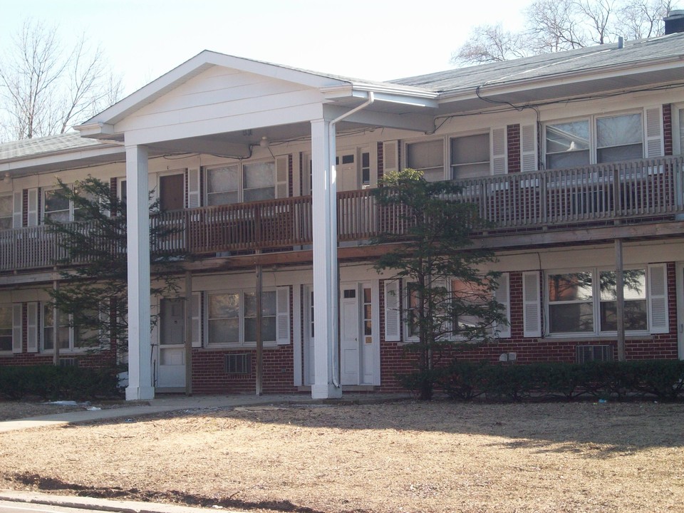 831 Bode Rd in Elgin, IL - Foto de edificio