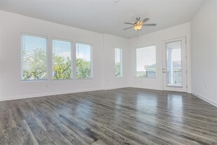 680 Naumann Dr in Leander, TX - Building Photo