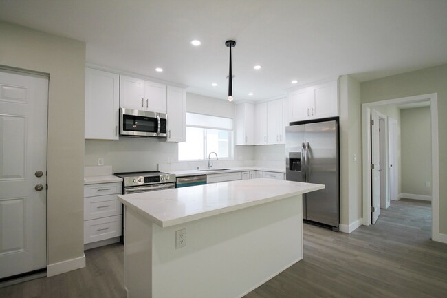 1575 Manning Ave in Los Angeles, CA - Building Photo - Building Photo