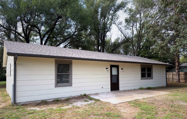 property at 7209 S Chautauqua St