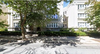 324 Saint Paul St, Unit 2 in Brookline, MA - Building Photo