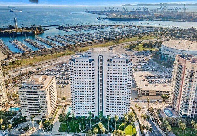 525 E Seaside Way, Unit 1607 in Long Beach, CA - Building Photo - Building Photo