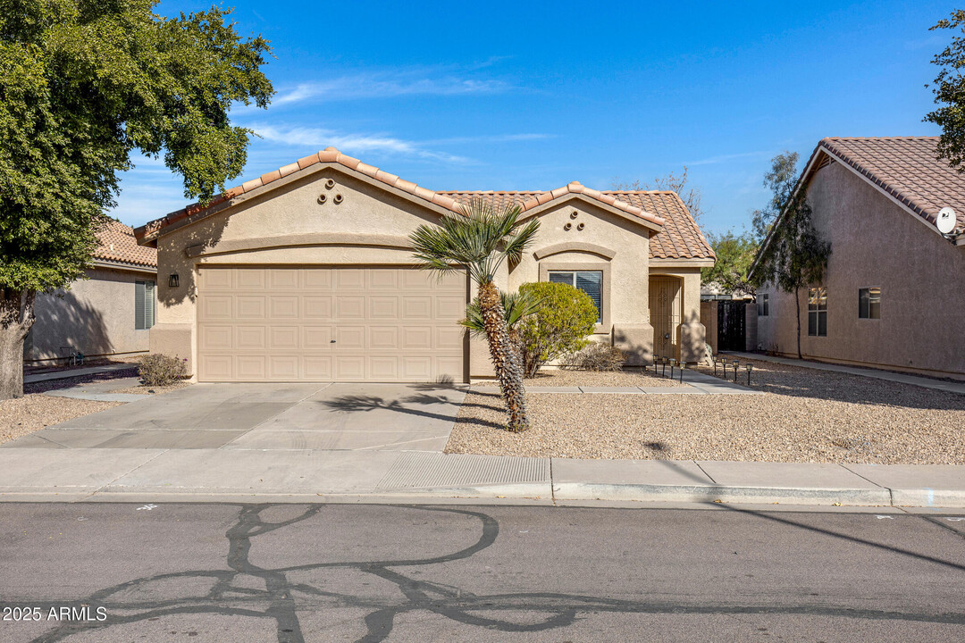 13488 W Canyon Creek Dr in Surprise, AZ - Building Photo