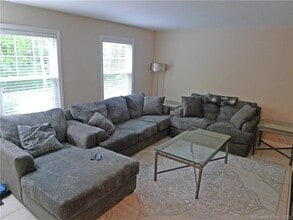 832 Old Waterbury Rd in Southbury, CT - Building Photo - Building Photo
