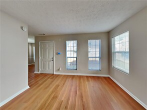 2284 Cypress Point Way in Lithonia, GA - Building Photo - Building Photo