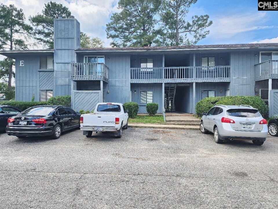 1211 Metze Rd in Columbia, SC - Building Photo