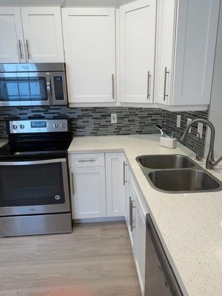 3675 San Simeon Cir in Weston, FL - Building Photo - Building Photo