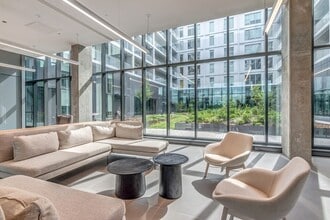 MILHAUS Condo in Montréal, QC - Building Photo - Building Photo